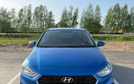 Hyundai Solaris II рестайлинг, 2019 год, 1 335 000 рублей, 1 фотография