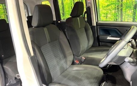 Toyota Roomy I, 2023 год, 1 000 000 рублей, 12 фотография