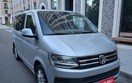 Volkswagen Multivan T6 рестайлинг, 2015 год, 3 149 000 рублей, 1 фотография