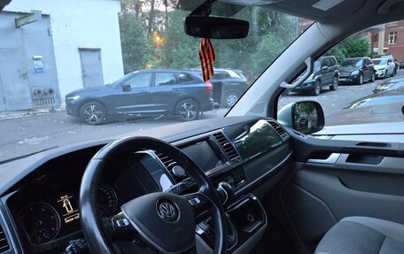 Volkswagen Multivan T6 рестайлинг, 2015 год, 3 149 000 рублей, 5 фотография