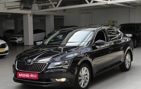 Skoda Superb III рестайлинг, 2015 год, 1 690 000 рублей, 3 фотография