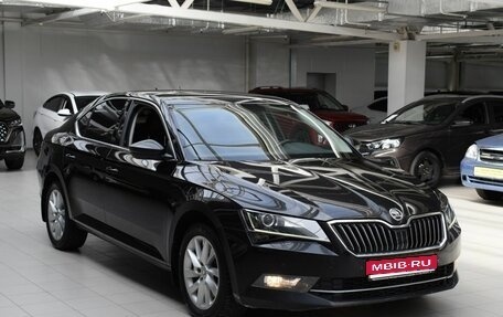 Skoda Superb III рестайлинг, 2015 год, 1 690 000 рублей, 1 фотография