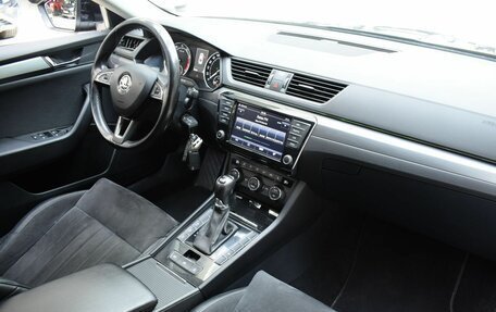 Skoda Superb III рестайлинг, 2015 год, 1 690 000 рублей, 20 фотография