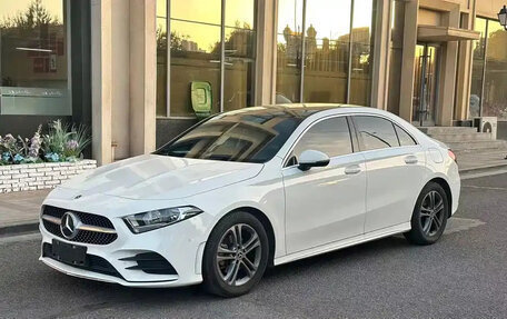 Mercedes-Benz A-Класс, 2021 год, 1 500 000 рублей, 1 фотография