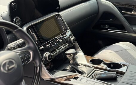Lexus LX, 2022 год, 17 000 000 рублей, 14 фотография