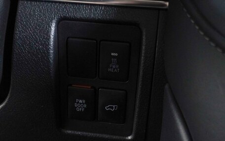 Toyota Land Cruiser 200, 2019 год, 7 899 000 рублей, 16 фотография