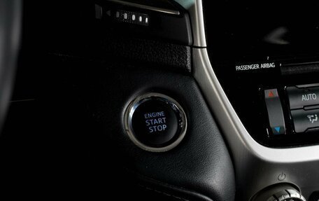 Toyota Land Cruiser 200, 2019 год, 7 899 000 рублей, 20 фотография