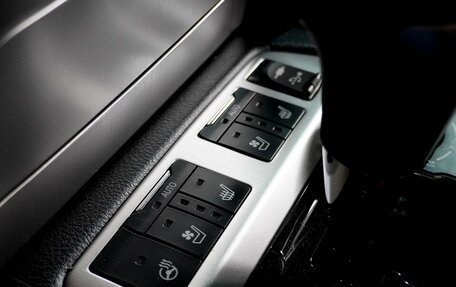 Toyota Land Cruiser 200, 2019 год, 7 899 000 рублей, 25 фотография