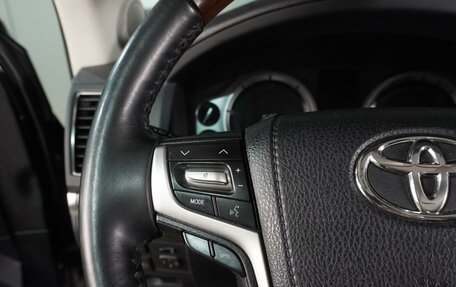 Toyota Land Cruiser 200, 2019 год, 7 899 000 рублей, 29 фотография