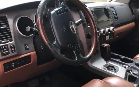Toyota Sequoia II рестайлинг, 2011 год, 3 800 000 рублей, 4 фотография