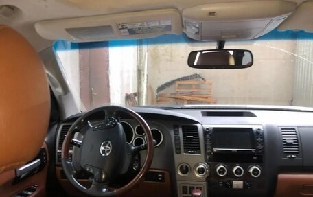 Toyota Sequoia II рестайлинг, 2011 год, 3 800 000 рублей, 3 фотография