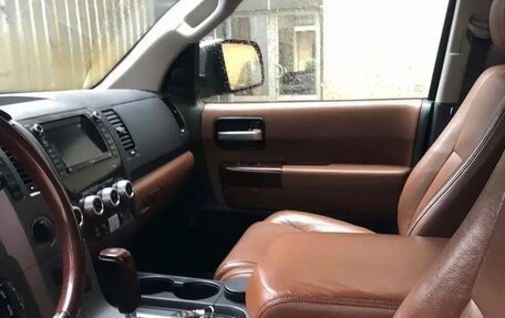Toyota Sequoia II рестайлинг, 2011 год, 3 800 000 рублей, 5 фотография