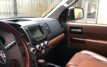 Toyota Sequoia II рестайлинг, 2011 год, 3 800 000 рублей, 8 фотография