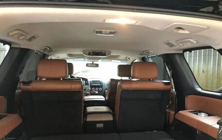 Toyota Sequoia II рестайлинг, 2011 год, 3 800 000 рублей, 18 фотография