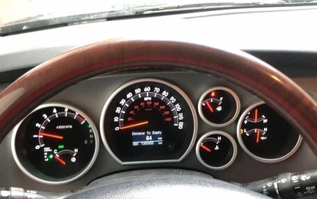 Toyota Sequoia II рестайлинг, 2011 год, 3 800 000 рублей, 15 фотография