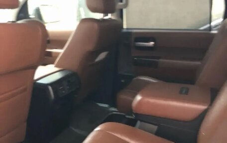Toyota Sequoia II рестайлинг, 2011 год, 3 800 000 рублей, 6 фотография