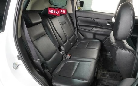 Mitsubishi Outlander III рестайлинг 3, 2017 год, 2 149 000 рублей, 7 фотография