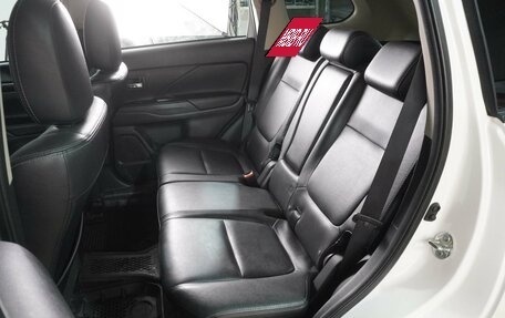 Mitsubishi Outlander III рестайлинг 3, 2017 год, 2 149 000 рублей, 9 фотография