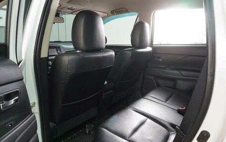 Mitsubishi Outlander III рестайлинг 3, 2017 год, 2 149 000 рублей, 11 фотография