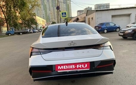 Hyundai Elantra, 2023 год, 1 590 000 рублей, 6 фотография