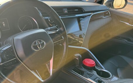 Toyota Camry, 2018 год, 2 650 000 рублей, 3 фотография