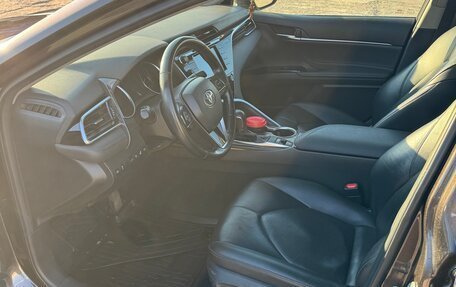 Toyota Camry, 2018 год, 2 650 000 рублей, 13 фотография