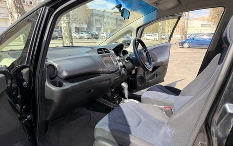 Honda Fit III, 2010 год, 650 000 рублей, 4 фотография