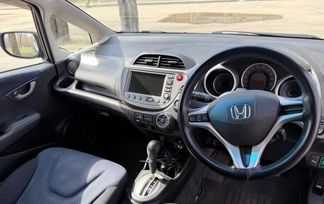 Honda Fit III, 2010 год, 650 000 рублей, 6 фотография