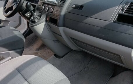 Volkswagen Caravelle T5, 2011 год, 1 500 000 рублей, 6 фотография