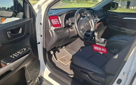 Toyota Highlander III, 2017 год, 3 000 000 рублей, 9 фотография