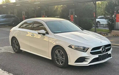 Mercedes-Benz A-Класс, 2021 год, 1 500 000 рублей, 3 фотография