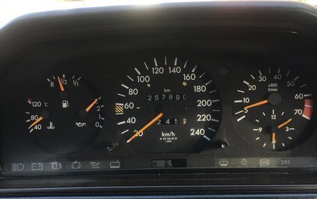 Mercedes-Benz E-Класс, 1994 год, 440 000 рублей, 8 фотография