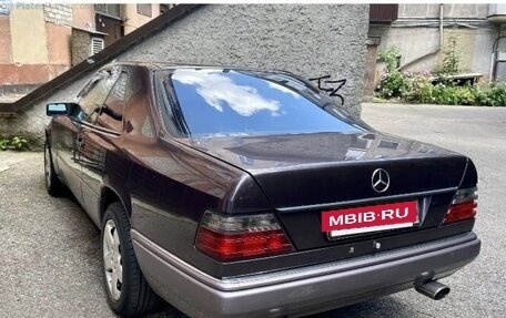 Mercedes-Benz E-Класс, 1994 год, 440 000 рублей, 4 фотография