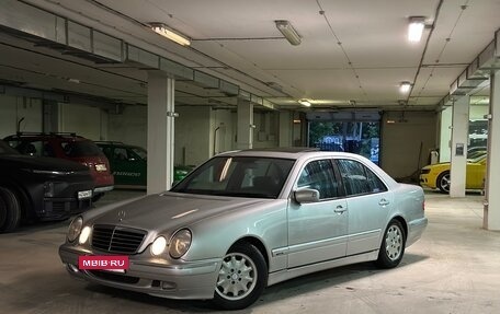 Mercedes-Benz E-Класс, 2000 год, 1 200 000 рублей, 4 фотография