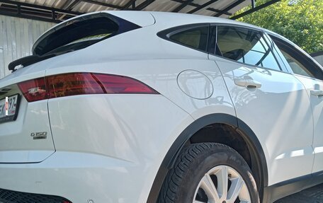 Jaguar E-Pace, 2020 год, 4 200 000 рублей, 3 фотография