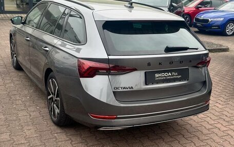 Skoda Octavia IV, 2022 год, 2 330 000 рублей, 8 фотография
