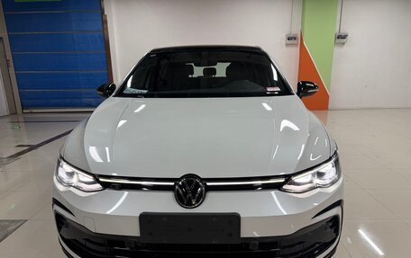 Volkswagen Golf VIII, 2022 год, 1 930 000 рублей, 2 фотография