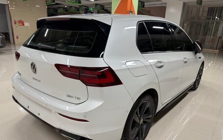 Volkswagen Golf VIII, 2022 год, 1 930 000 рублей, 4 фотография