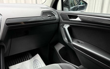 Volkswagen Tiguan II, 2018 год, 2 599 000 рублей, 13 фотография
