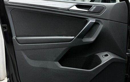 Volkswagen Tiguan II, 2018 год, 2 599 000 рублей, 26 фотография