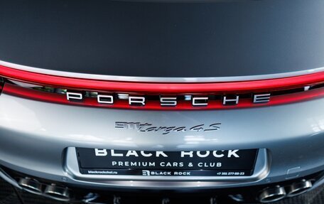 Porsche 911, 2021 год, 18 900 000 рублей, 10 фотография