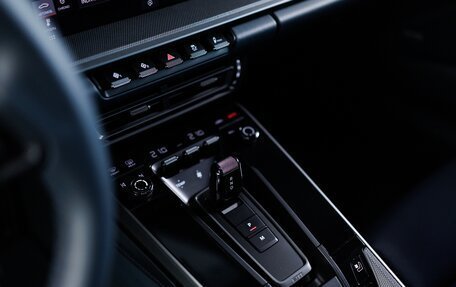 Porsche 911, 2021 год, 18 900 000 рублей, 34 фотография