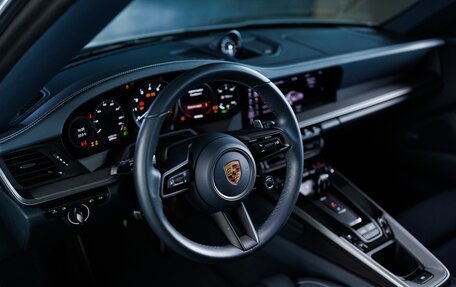 Porsche 911, 2021 год, 18 900 000 рублей, 38 фотография
