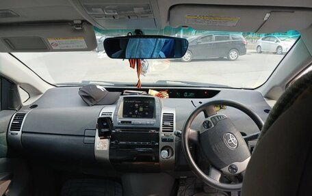 Toyota Prius, 2011 год, 880 000 рублей, 5 фотография