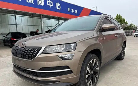 Skoda Karoq I, 2022 год, 1 960 000 рублей, 2 фотография