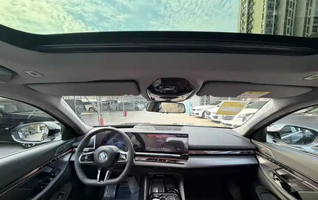 BMW 5 серия, 2026 год, 7 300 000 рублей, 10 фотография