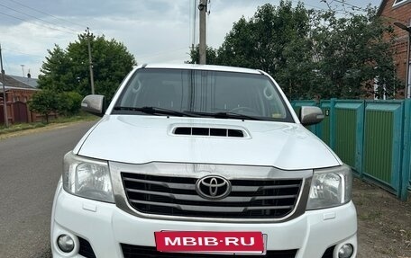 Toyota Hilux VII, 2014 год, 2 300 000 рублей, 3 фотография