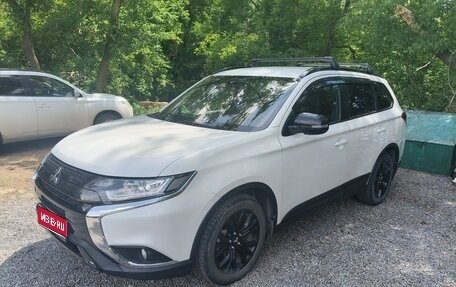 Mitsubishi Outlander III рестайлинг 3, 2020 год, 1 700 000 рублей, 1 фотография
