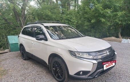 Mitsubishi Outlander III рестайлинг 3, 2020 год, 1 700 000 рублей, 3 фотография
