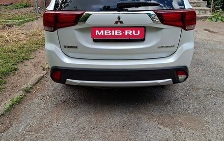 Mitsubishi Outlander III рестайлинг 3, 2018 год, 1 750 000 рублей, 6 фотография